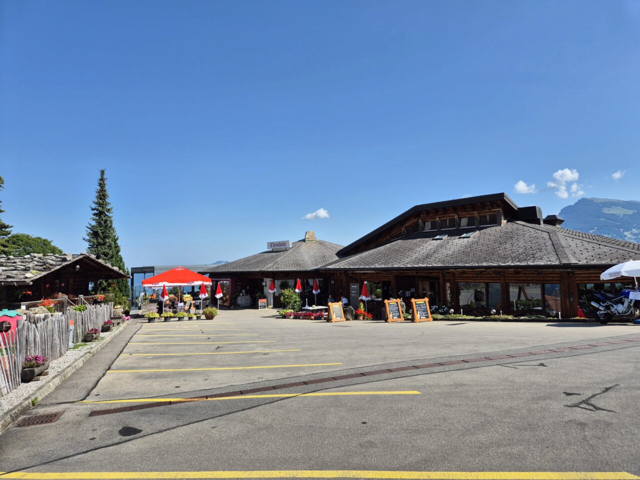 a8442d45-4f04-40f6-8345-93c1e8413677