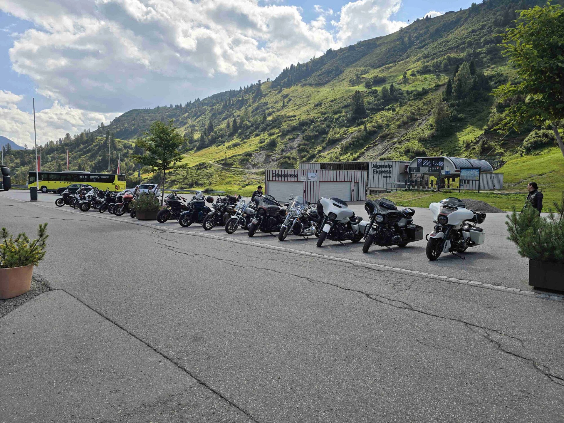 1e91b257-751b-41fb-975b-d62eb712a167