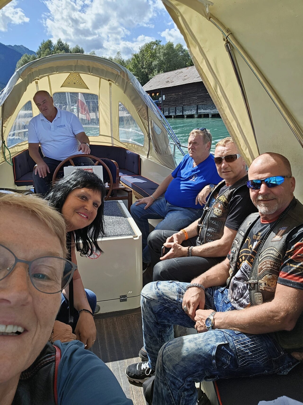 7dc8cf11-df3f-46d6-9626-5a4dfb59dd41