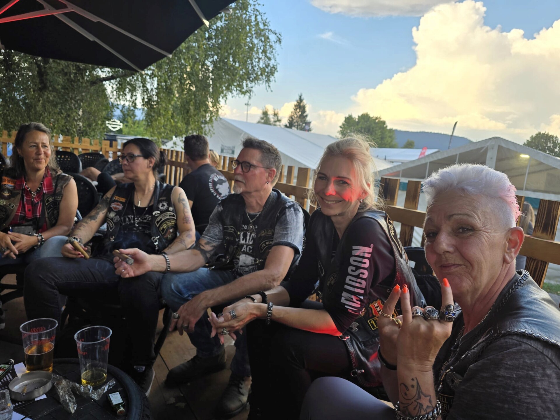 9e6bd4aa-9221-4f51-855c-b0128ad76c01