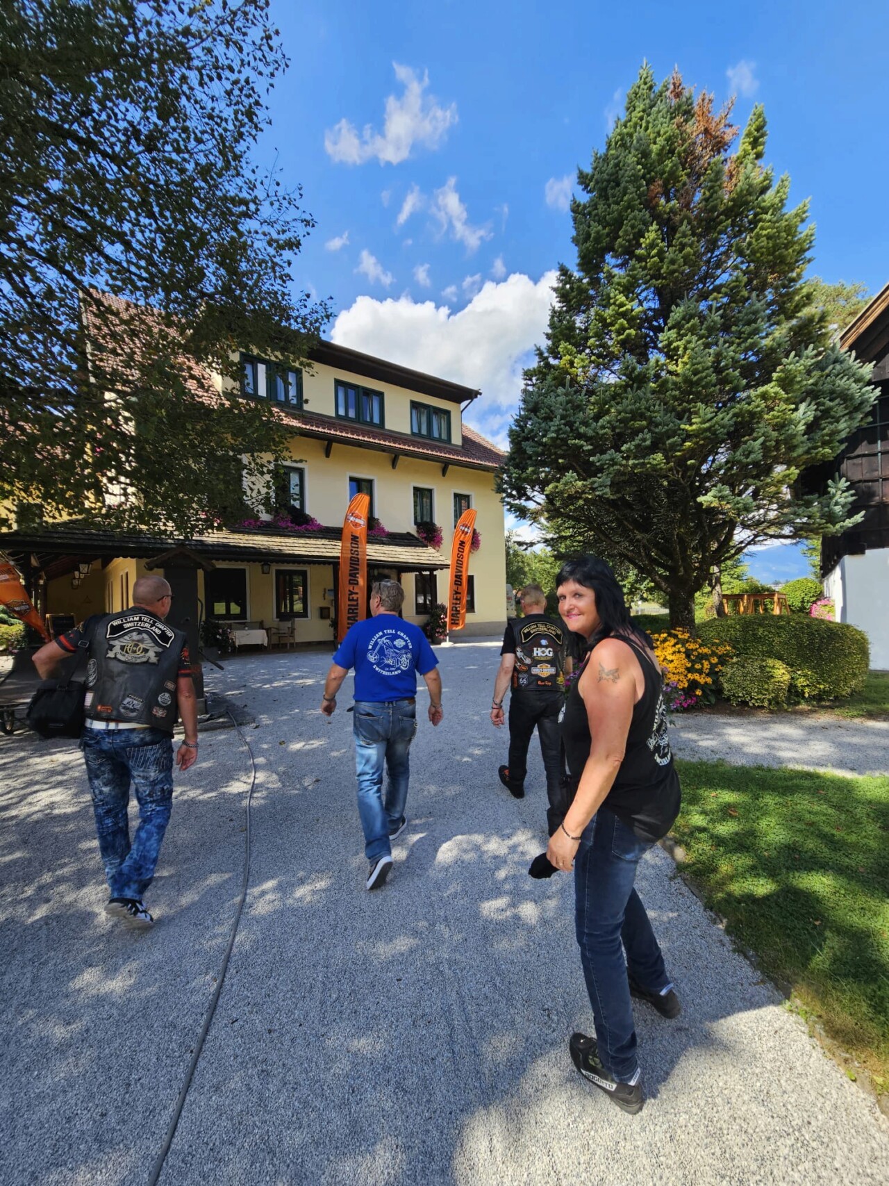 cb2202cb-c64b-42ca-84e3-05dfa00af619