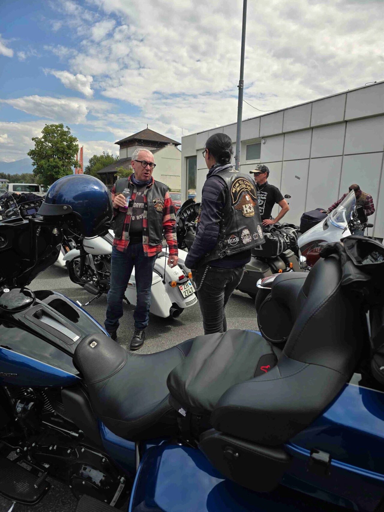 df4647bb-b7e0-4750-80ee-b538f845916e